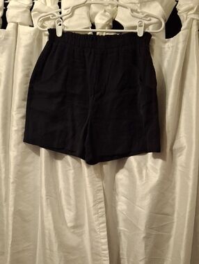Simply Vera Vera Wang Black High-Waist Elastic Shorts